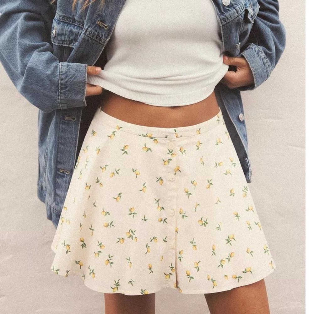 NWT Zara Organic Lemon Print Button Front Mini Skirt in Cream/Yellow - XS